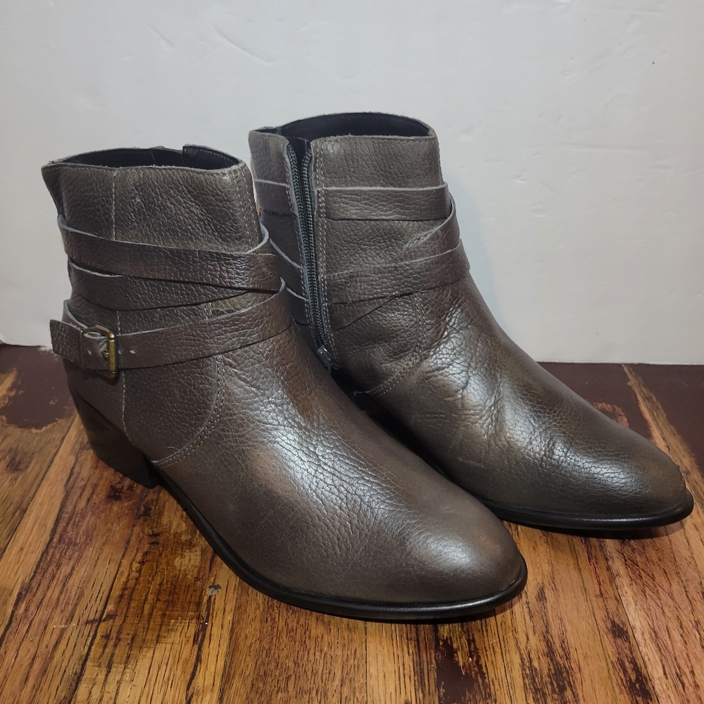 L.L. BEAN Signature‎ heeled buckle boots gray Size 8